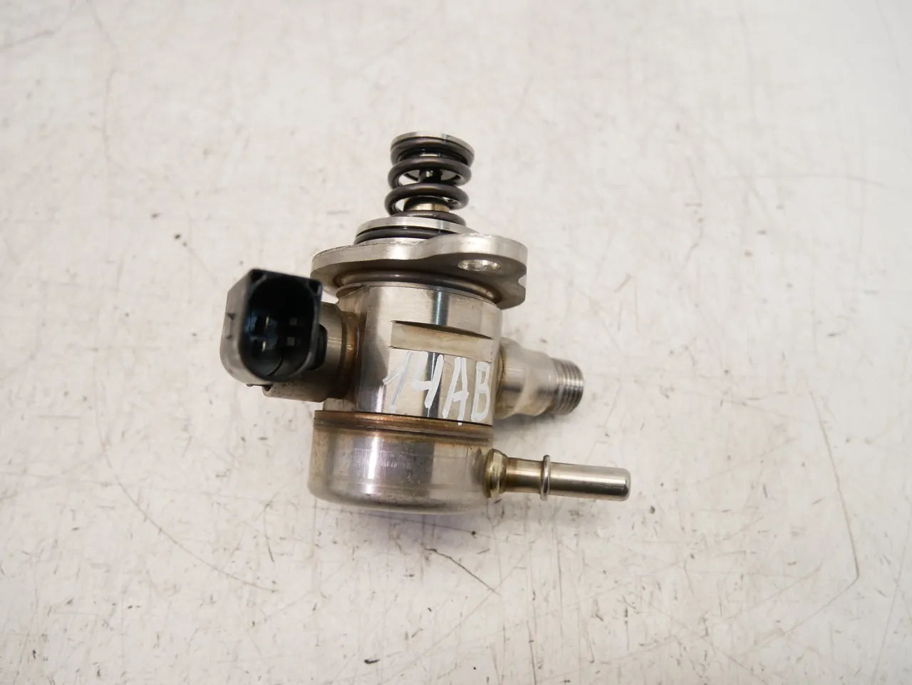 Bomba de combustible Volkswagen Seat Golf MK7 1.5 TSI DACA DAC 05E127027