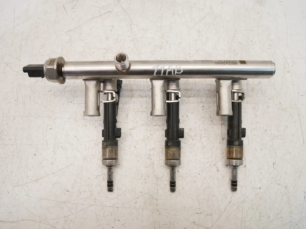 Rail de inyectores Peugeot 308 1.2 THP PureTech HNZ HN01 EB2DT 9802438180