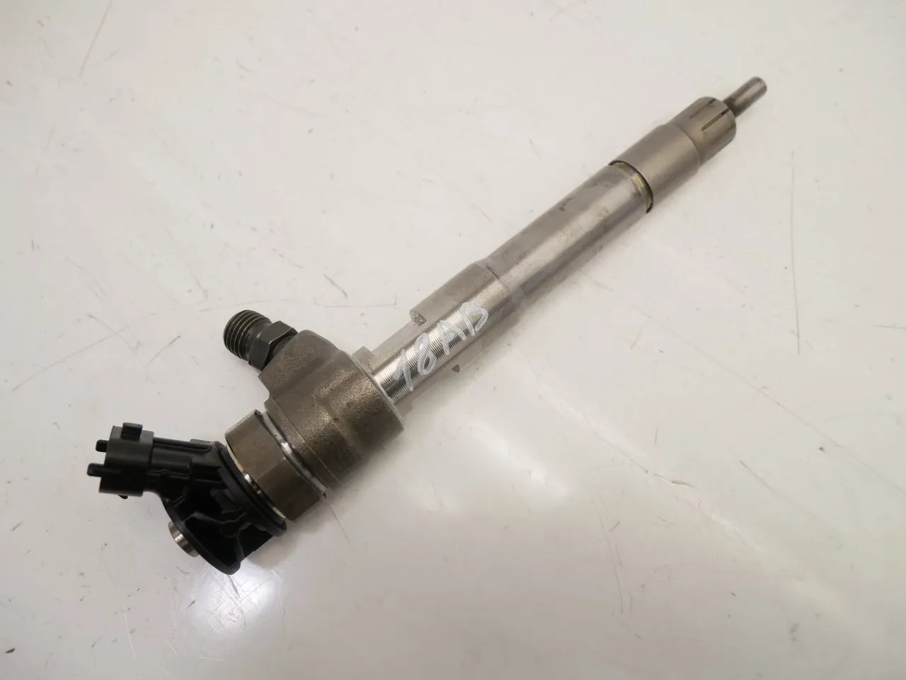 Inyector Nissan Primastar X82 2,0 dCi M9R717 M9R 0445110939