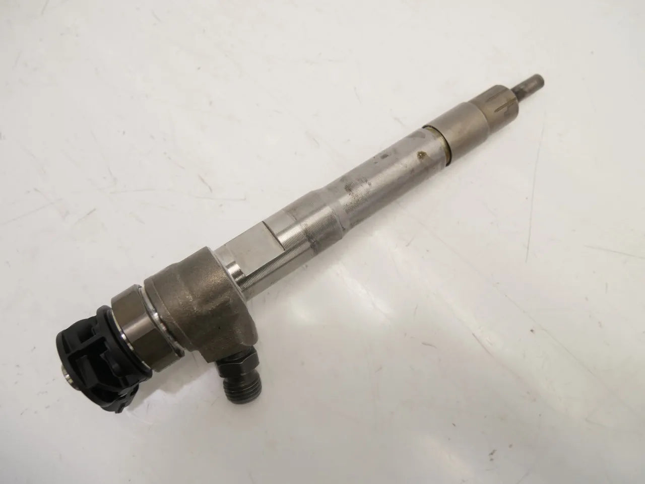 Inyector Nissan Primastar X82 2,0 dCi M9R717 M9R 0445110939