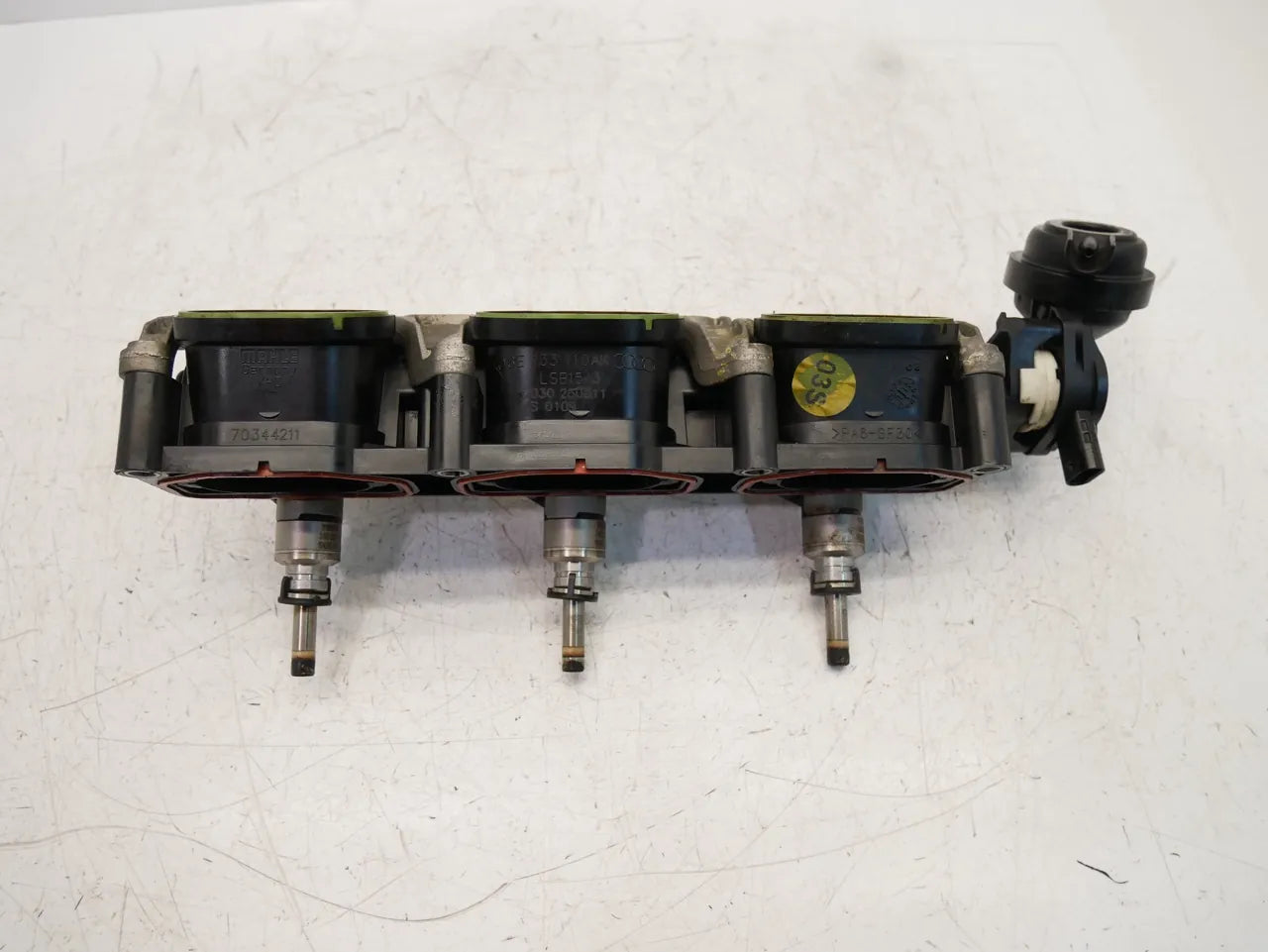 Rampa inyectora Audi A4 B8 A5 A6 C7 A7 3.0 TFSI quattro CGX 06E133340D