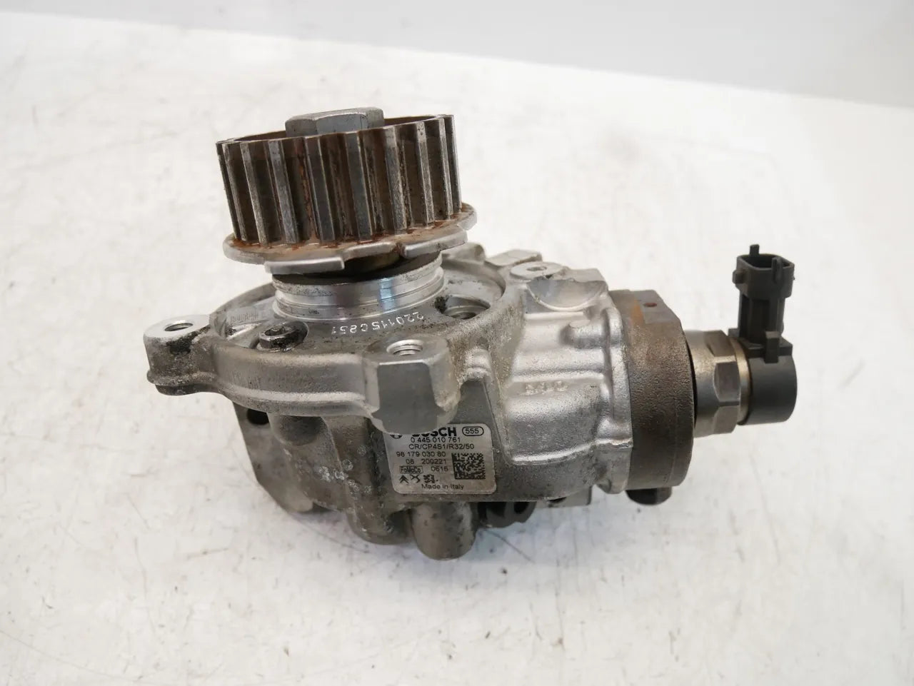 Bomba de alta presión Opel Combo 1.5 D YH01 YHT DV5RCF 9817903080 0445010761