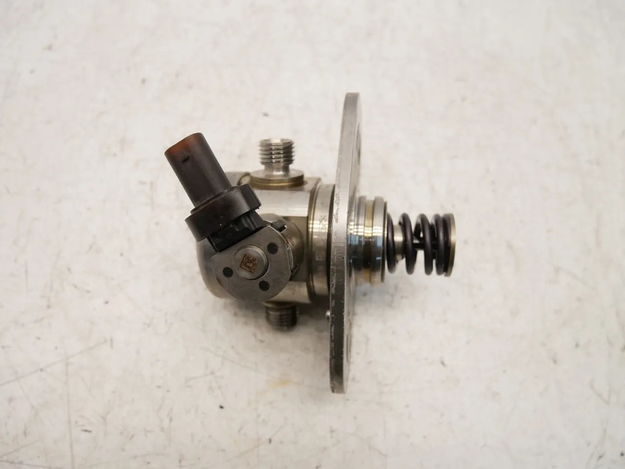 Bomba de combustible BMW X3 M F97 3.0 gasolina S58B30A S58 8631642