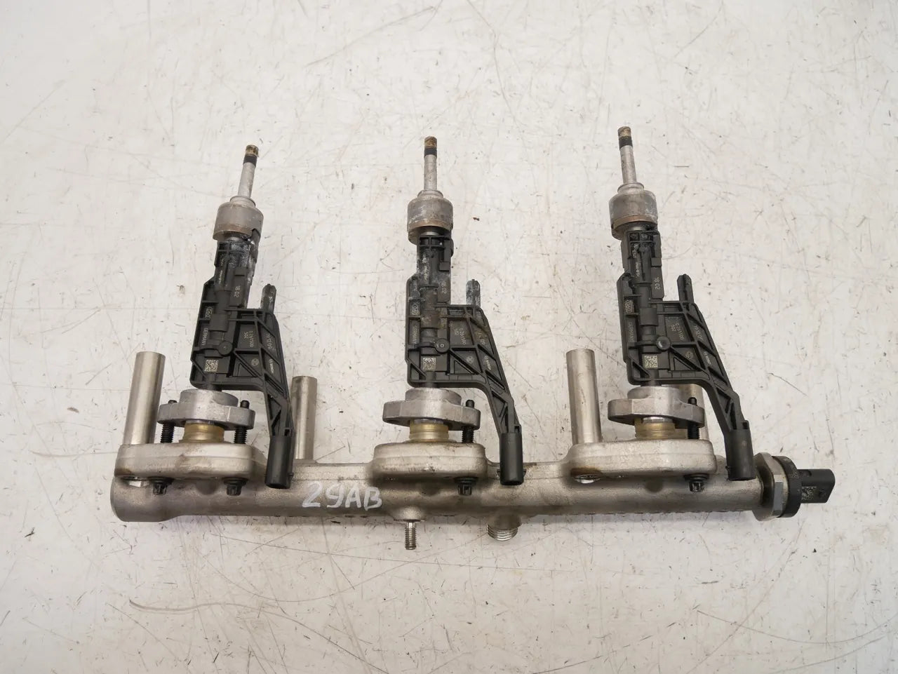 Rampa inyectora BMW X3 M F97 3.0 gasolina S58B30A S58 8665631