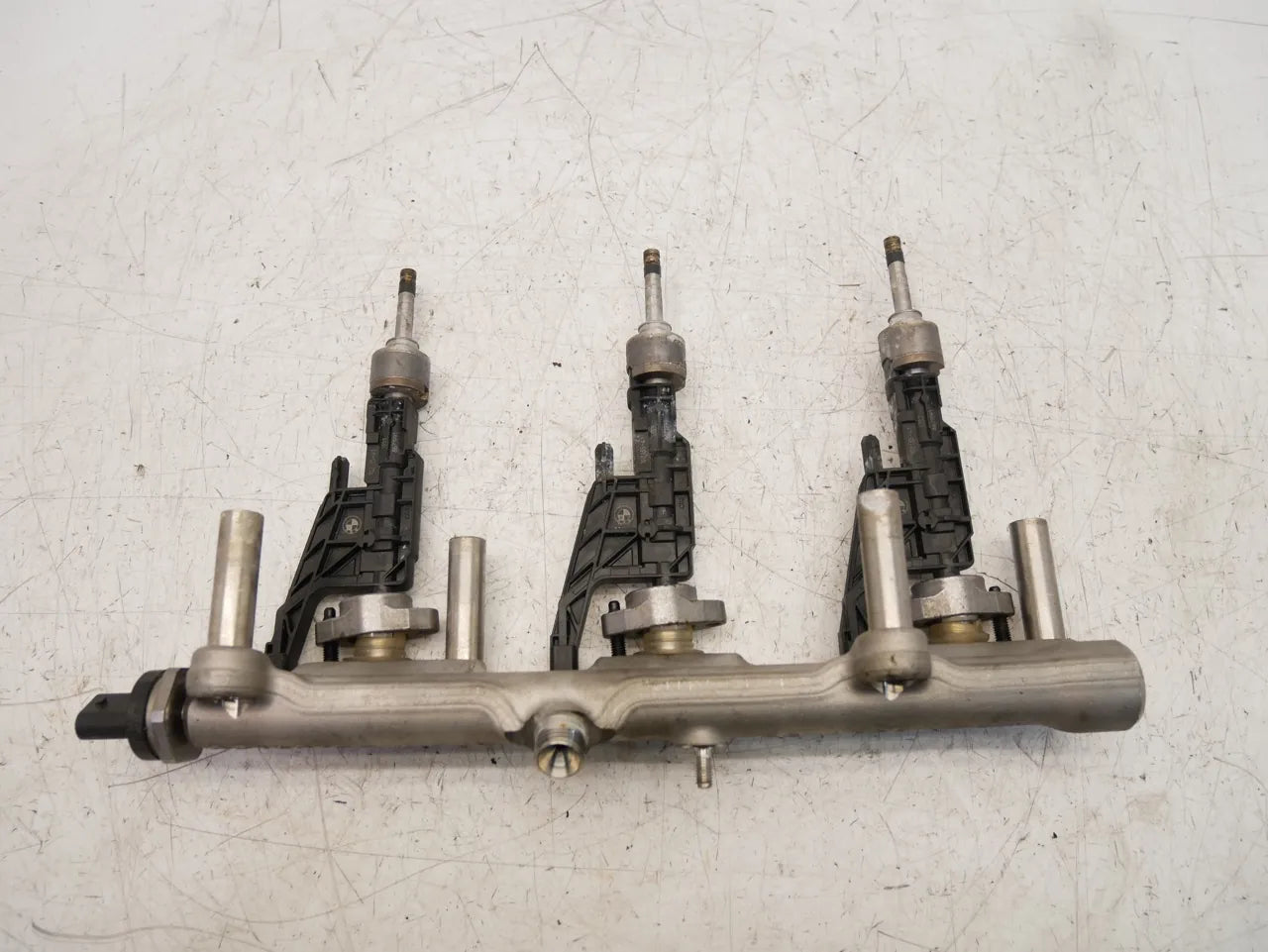 Rampa inyectora BMW X3 M F97 3.0 gasolina S58B30A S58 8665631