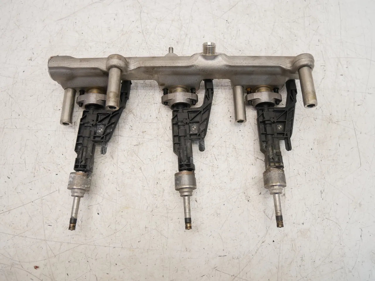 Rampa inyectora BMW X3 M F97 3.0 gasolina S58B30A S58 8665635