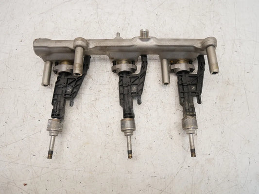 Rampa inyectora BMW X3 M F97 3.0 gasolina S58B30A S58 8665635