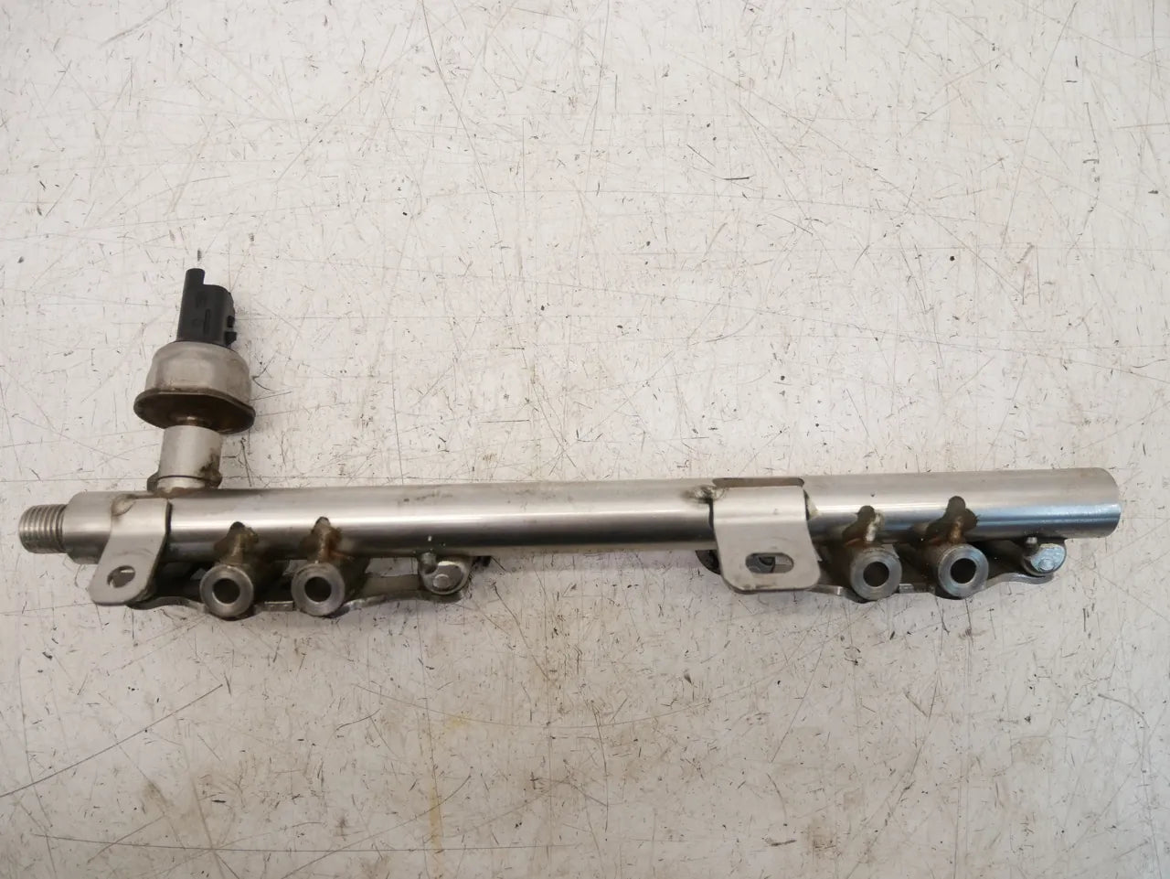 Barra de inyectores Nissan Qashqai MK2 1.2 DIG-T gasolina H5FT HRA2DDT 175204385R