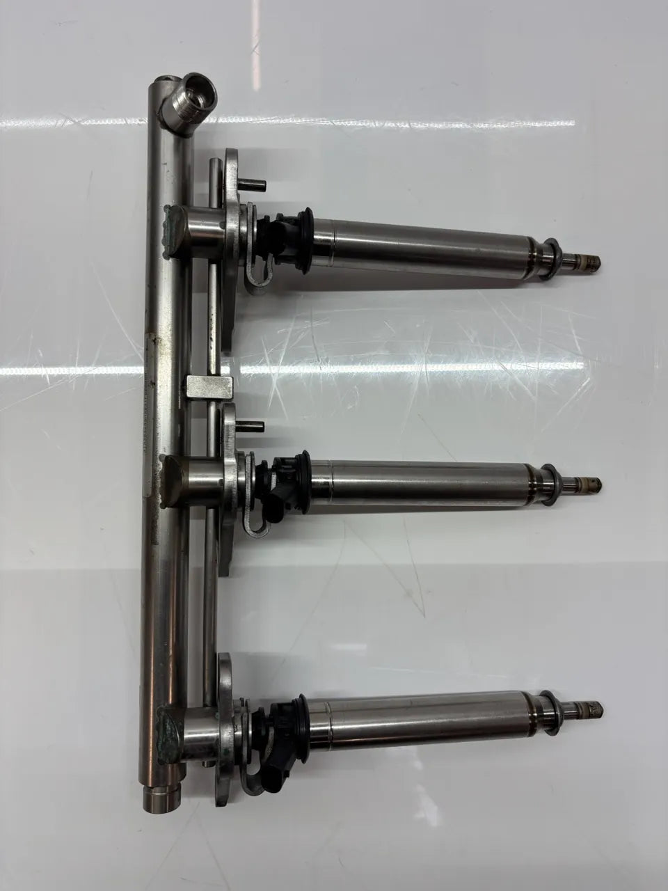 Carril del inyector Mercedes-Benz Clase E 3.5 C350 M276.957 276.957 A2760704095