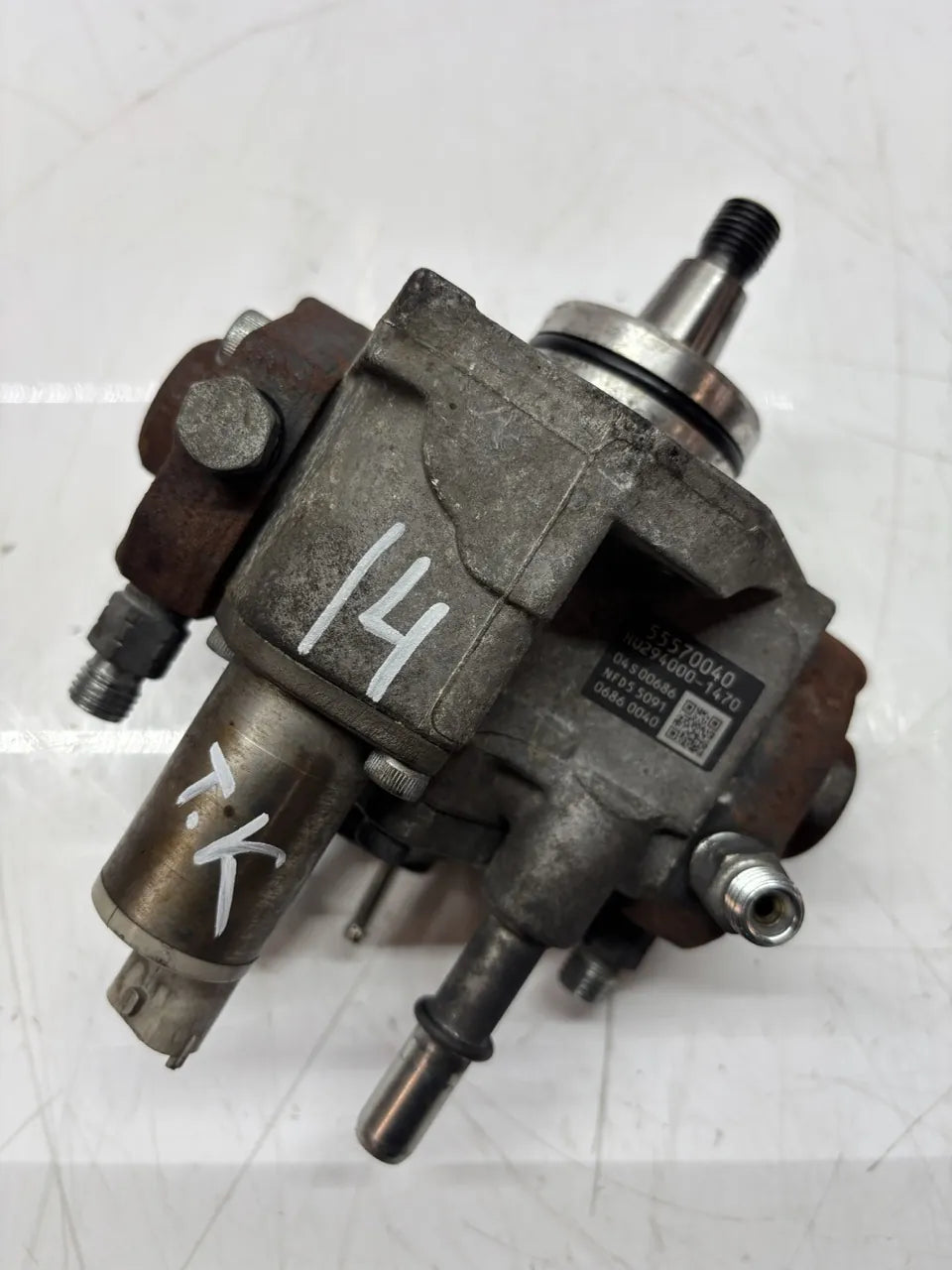 Bomba de alta presión Opel Astra J Insignia A Meriva B 1.6 B16DTH LVL 55570040