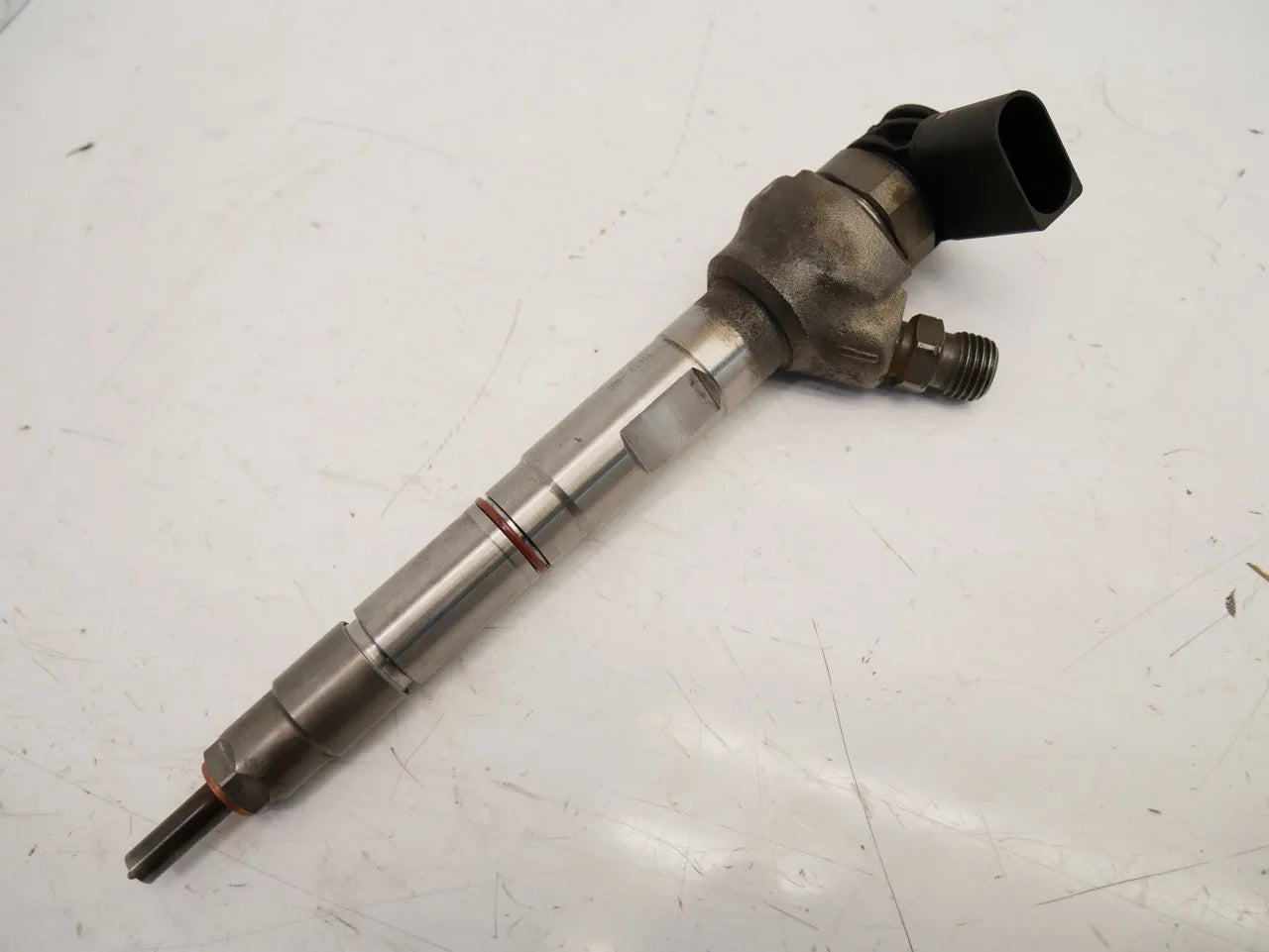 Boquilla de inyección Volkswagen Golf 2.0 TDI DTRA DTRD DTR 05L130277E 0445110835