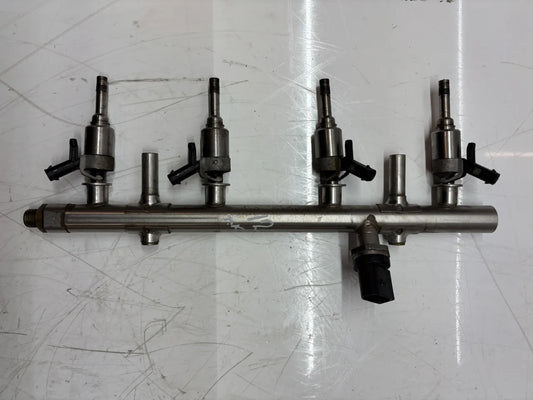 Rail de inyectores Audi A5 1.8 TFSI CJEE CJE 06K133317G
