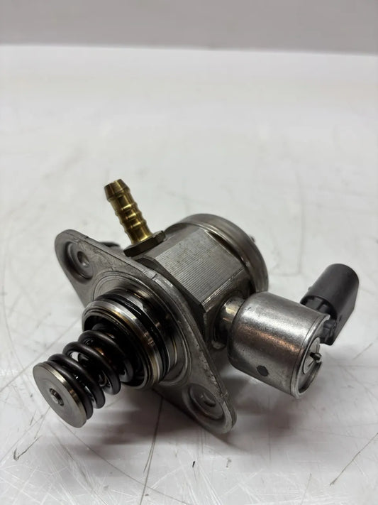 Bomba de combustible Audi A5 1.8 TFSI CJEE CJE 06K127025D