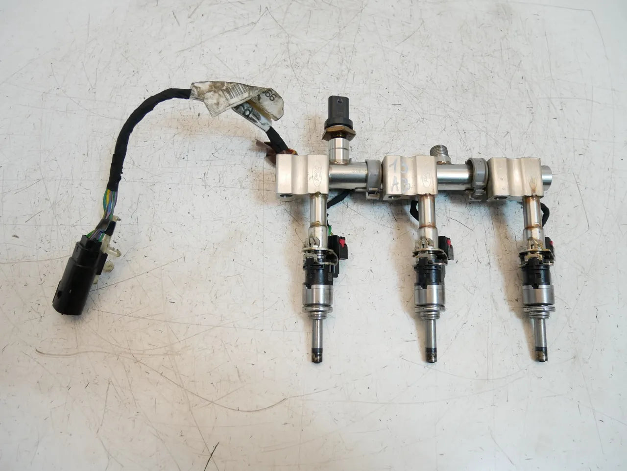 Rampa inyectora Ford Focus MK4 1.0 EcoBoost B7DA H6BG-9F593-AA