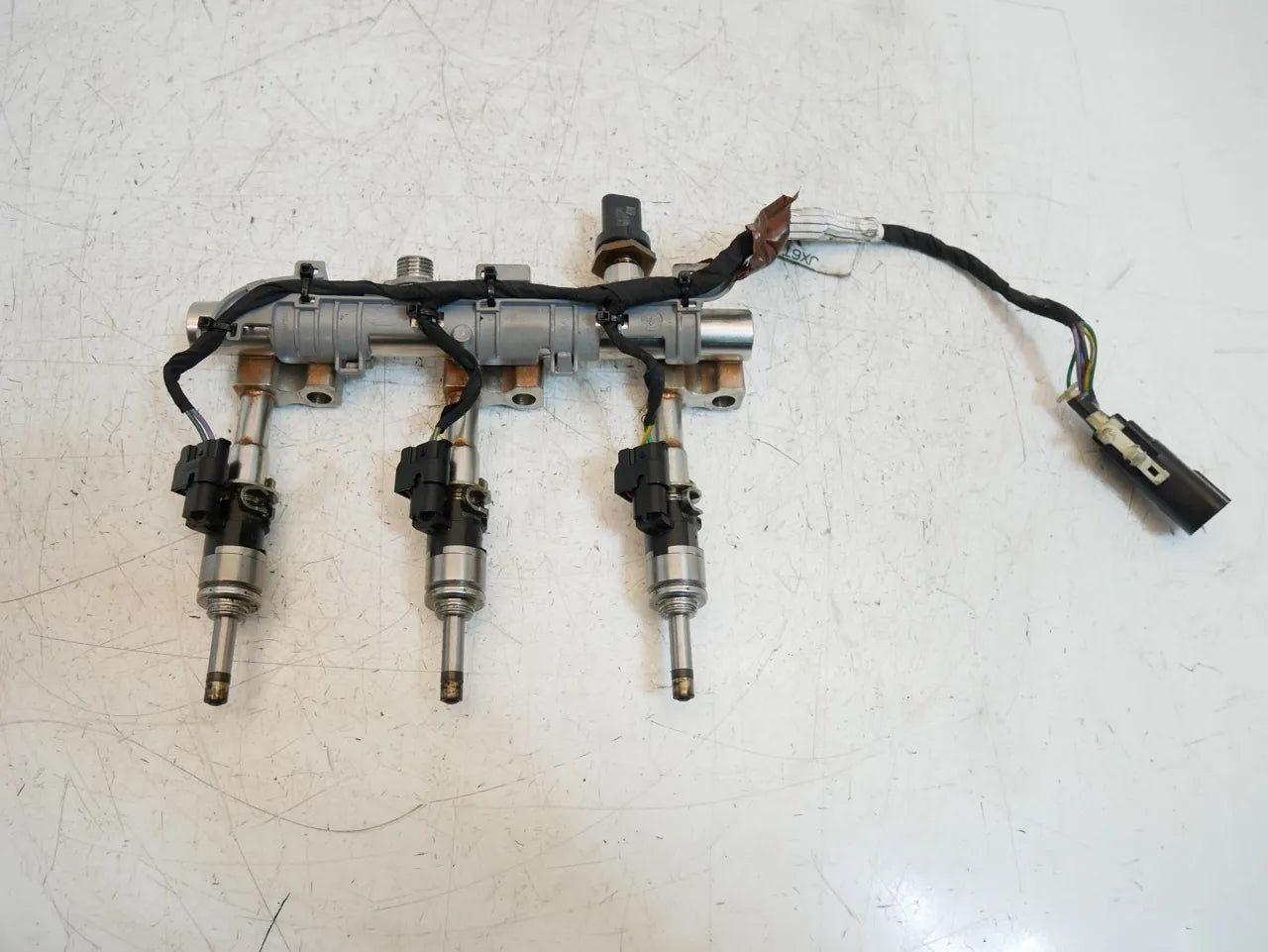 Rampa inyectora Ford Focus MK4 1.0 EcoBoost B7DA H6BG-9F593-AA