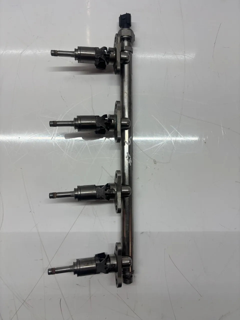 Barra de inyectores Honda CR-V V 2.4 gasolina i-VTEC K24W9