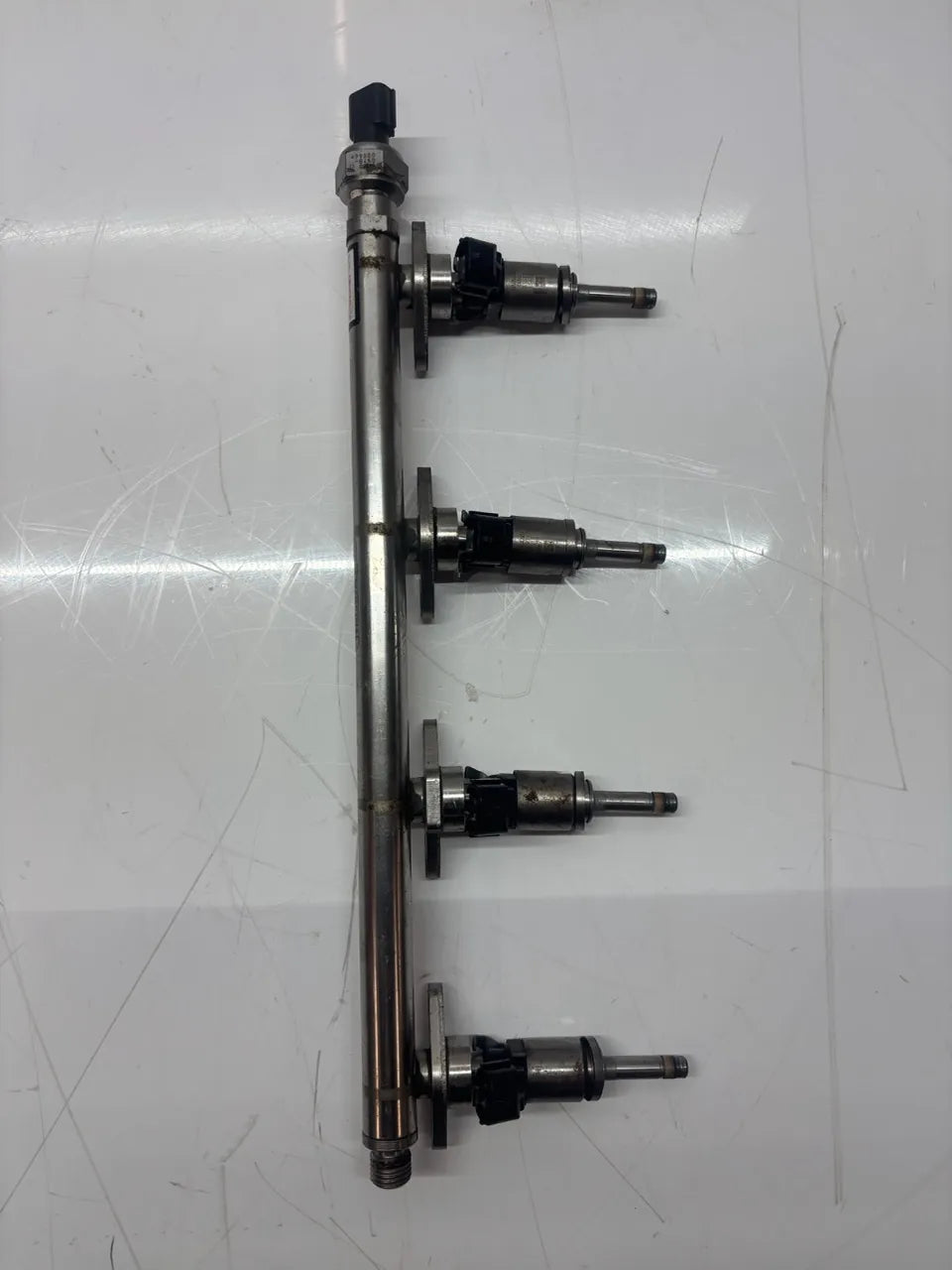 Barra de inyectores Honda CR-V V 2.4 gasolina i-VTEC K24W9