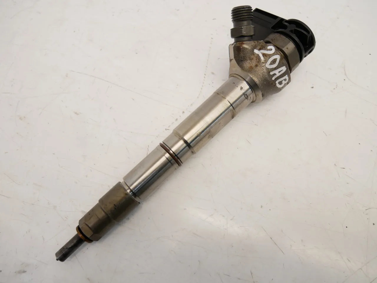 Inyector boquilla de inyección Audi A6 A7 Q5 2.0 TDI DFBA 05L130277L 0445110872