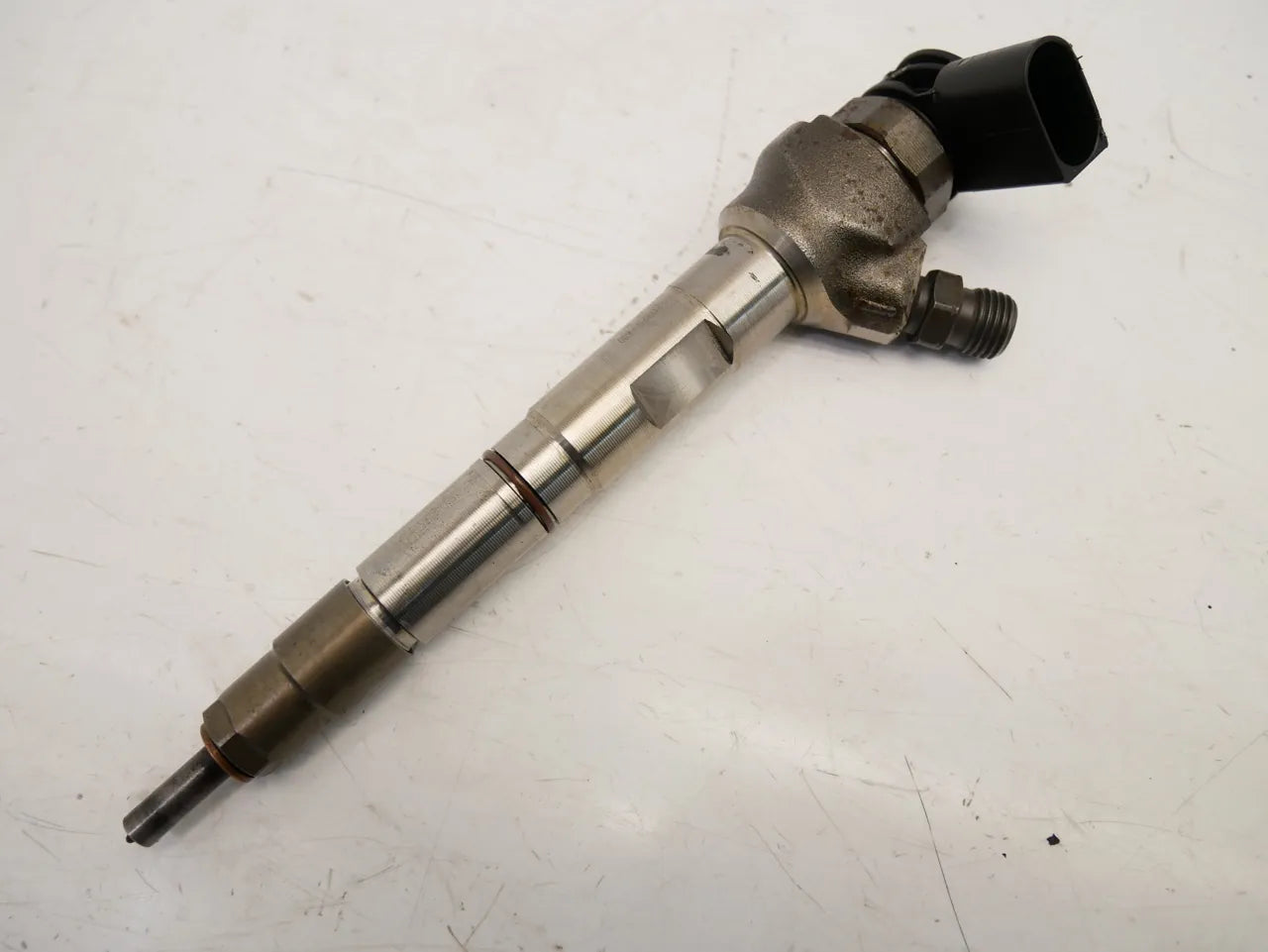 Inyector boquilla de inyección Audi A6 A7 Q5 2.0 TDI DFBA 05L130277L 0445110872