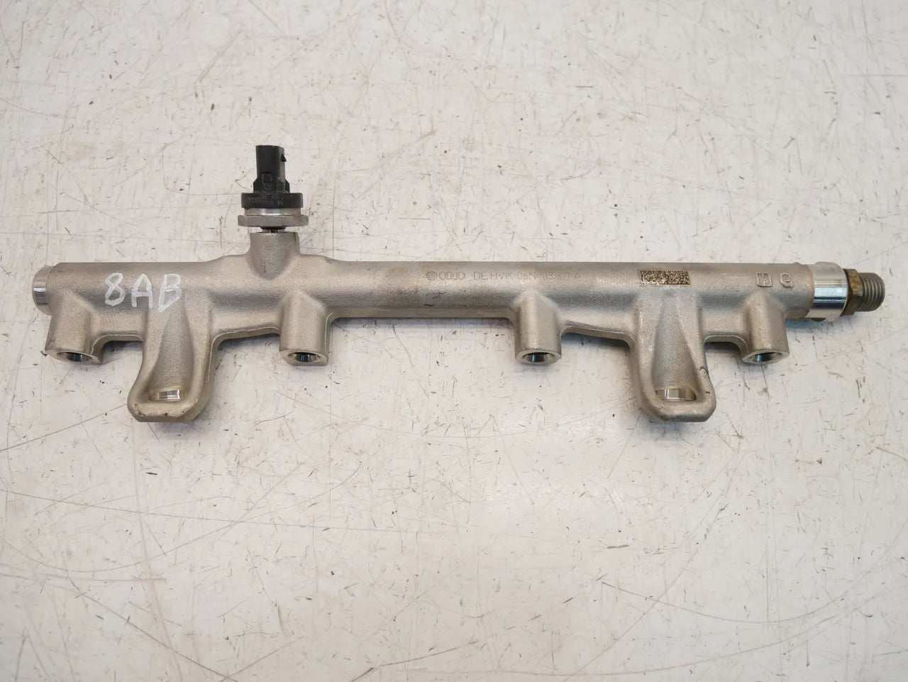 Rampa inyectora Volkswagen Audi Cupra Skoda T-Roc 2.0 TSI TFSI DNNA DNN 06N133317A