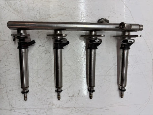 Rampa inyectora Mercedes-Benz Clase C 1.6 gasolina M274.910 274.910 A2740700995