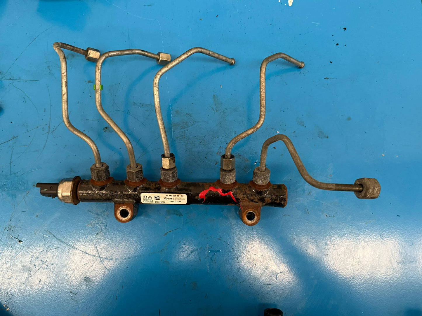 Bomba inyectora Rampa inyectora Citroen C4 1.6 HDI 9HR DV6C 9H05 9684753080