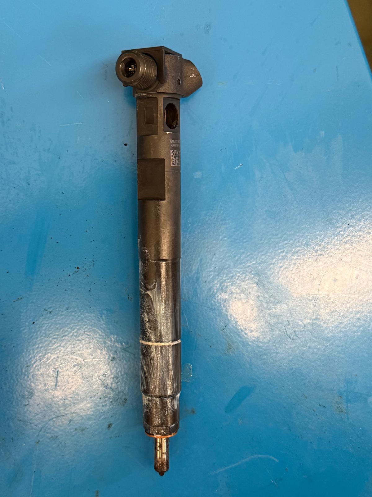 Inyector Mercedes-Benz Sprinter 906 2.2 CDI 651.955 A6510703087