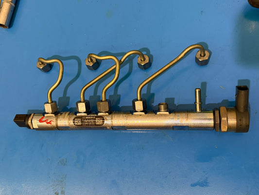 Rampa inyectora BMW Serie 1 E87 2.0 120D N47D20C 7809128